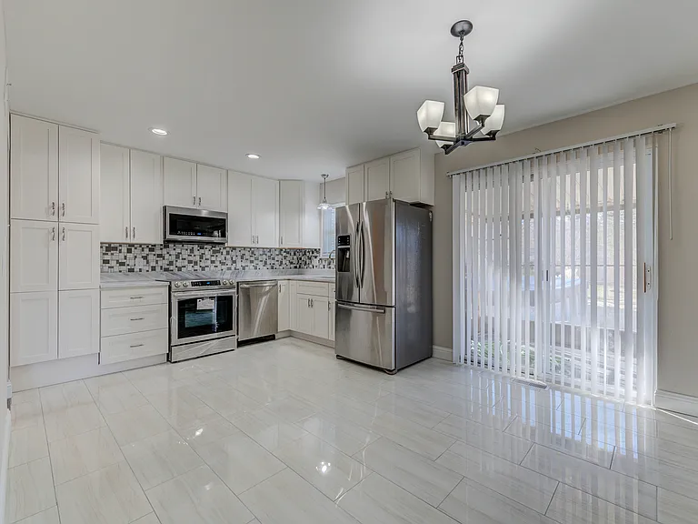 16 Fircrest Ln — Photo 15