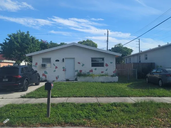 2111 NW 4th St, Pompano Beach, FL 33069