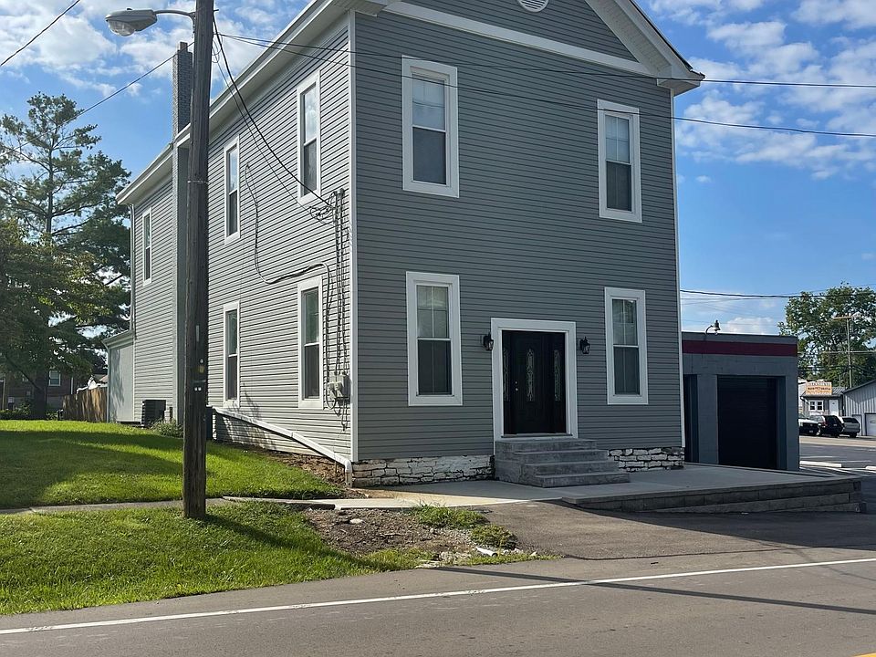 1st image of 1863 Main St #A & B