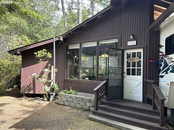 235 Horseshoe Bnd, Florence, OR 97439