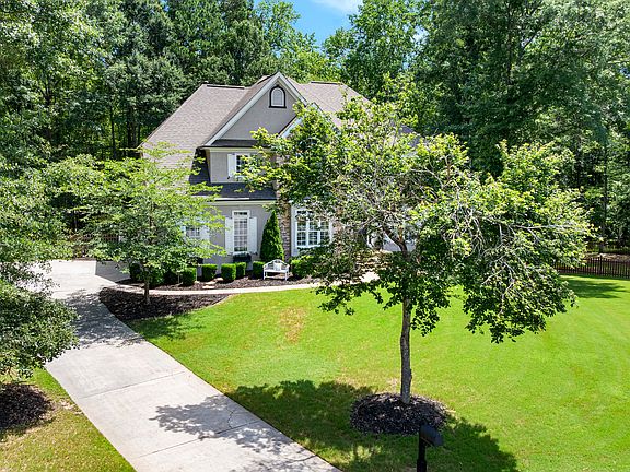 4th image of 205 Knollwood Ct