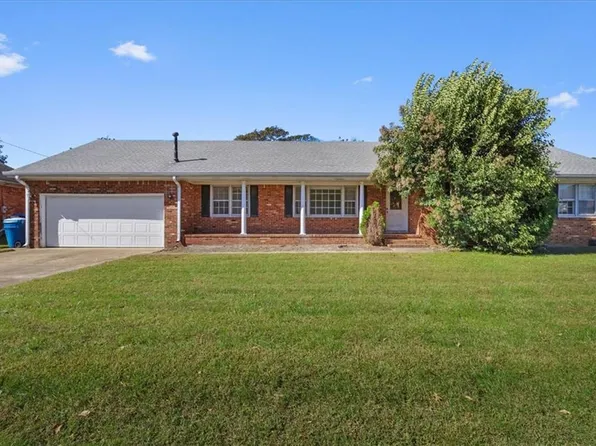 685 Lord Dunmore Dr, Virginia Beach, VA 23464