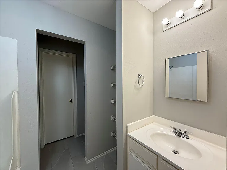 2403 Chalet Rd — Photo 8