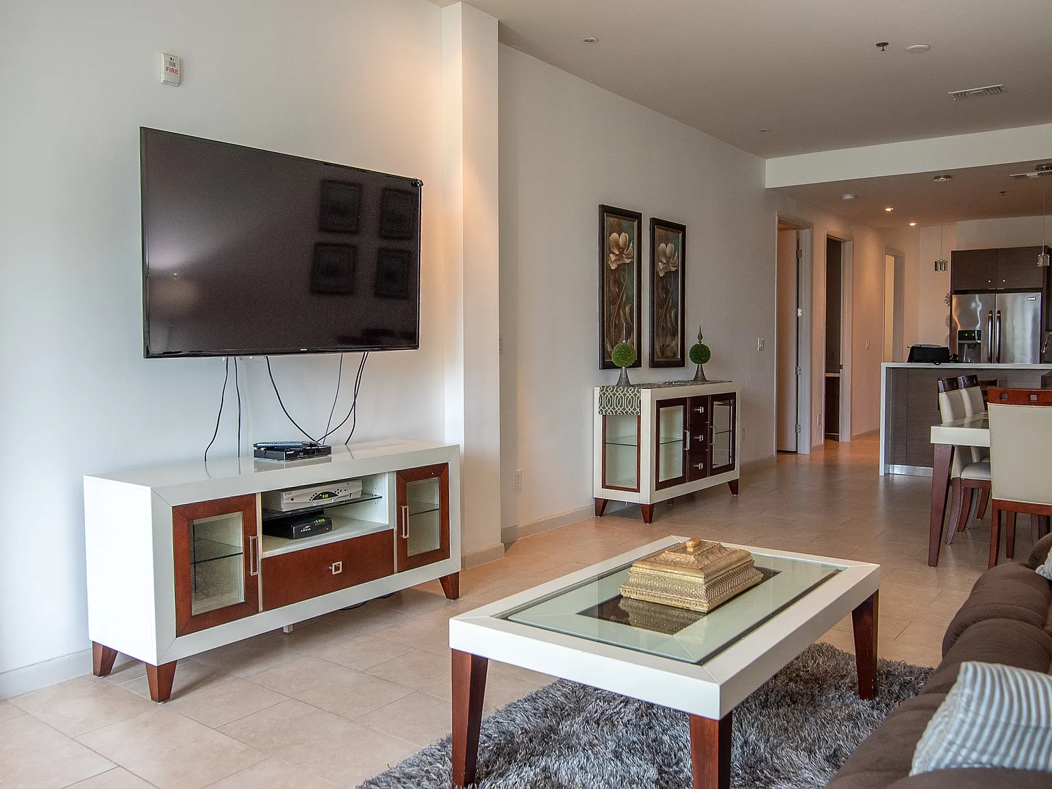 3 bed, 2.0 bath, 1456 sqft, $2,400 — Photo 2