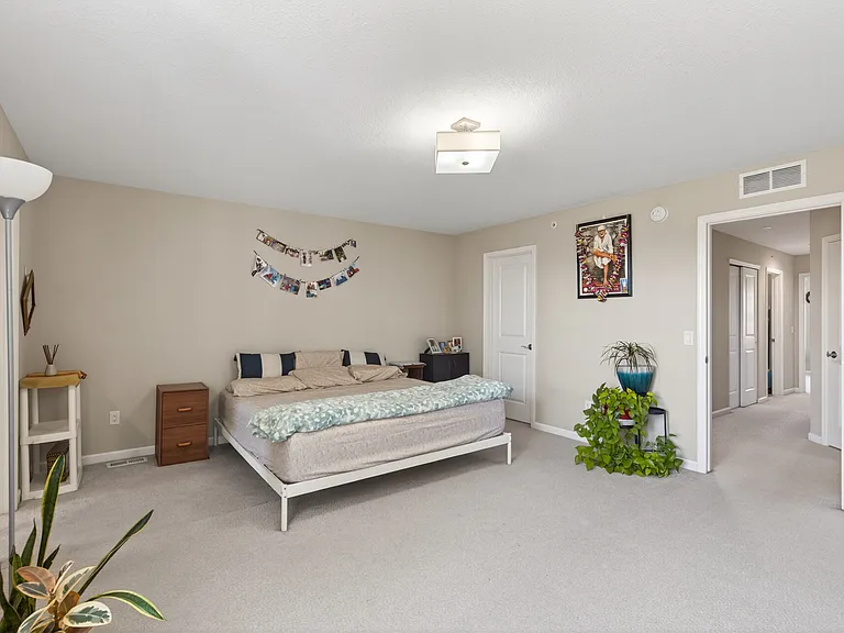 5970 Urbandale Ln N — Photo 26