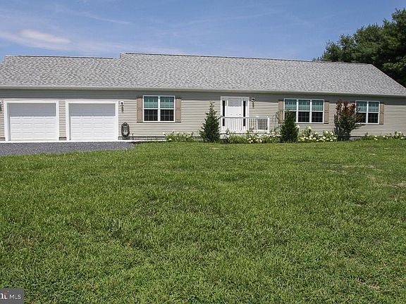 2nd image of 8 Conover Ln