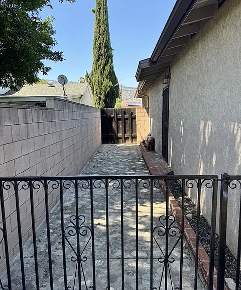 556 E Ada Ave — Photo 22