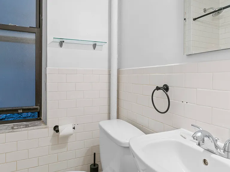 210 E 84th St #2A — Photo 19