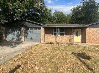 3916 Lakewood Dr, Lake Worth, TX 76135