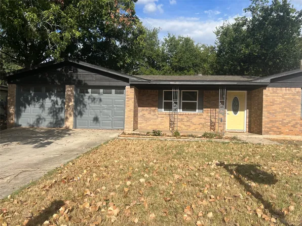 3916 Lakewood Dr, Lake Worth, TX 76135