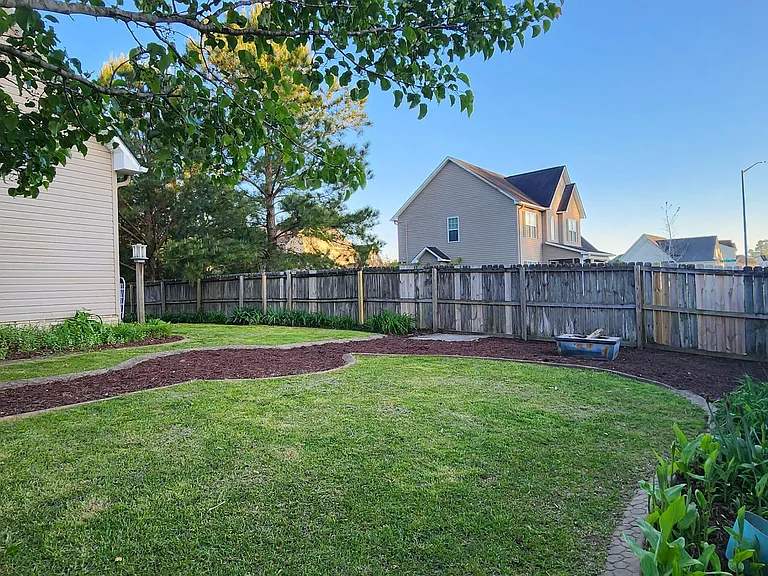 302 Savannah Dr — Photo 36
