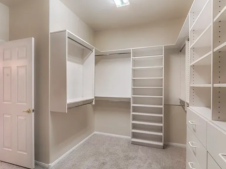 11025 Edina Ct — Photo 28