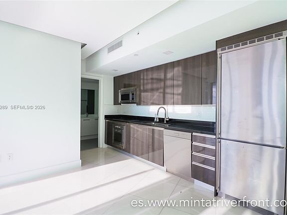 3rd image of 92 SW 3rd St APT 2706