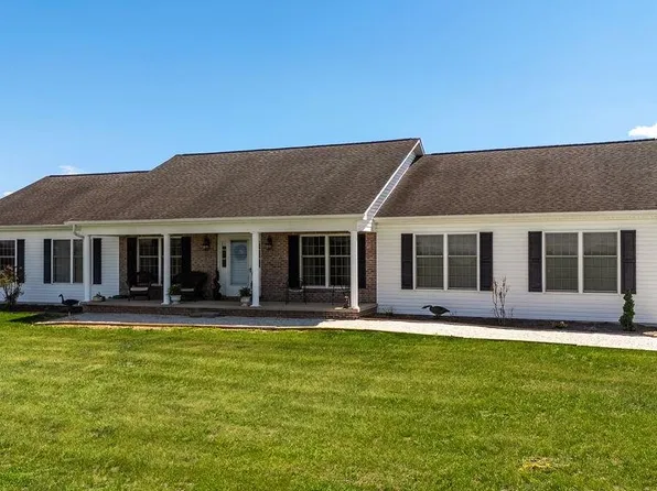 112 Guernsey Ln, Staunton, VA 24401