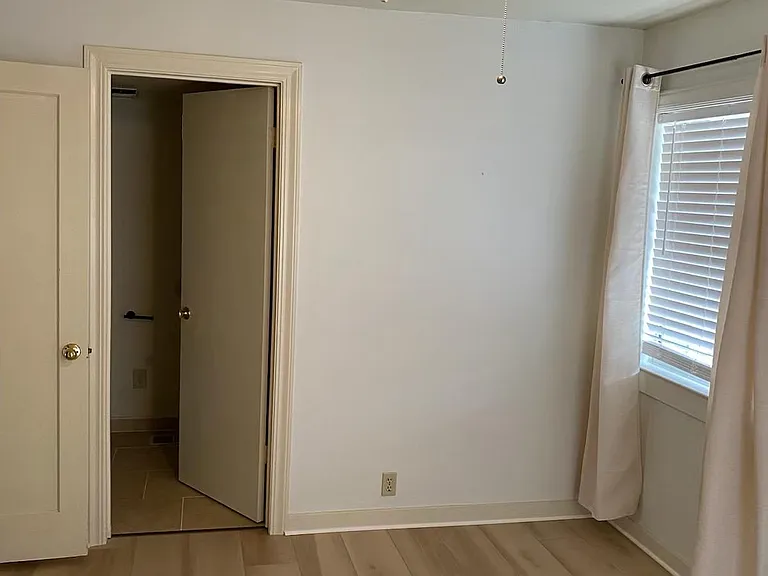 304 Edwards St — Photo 12