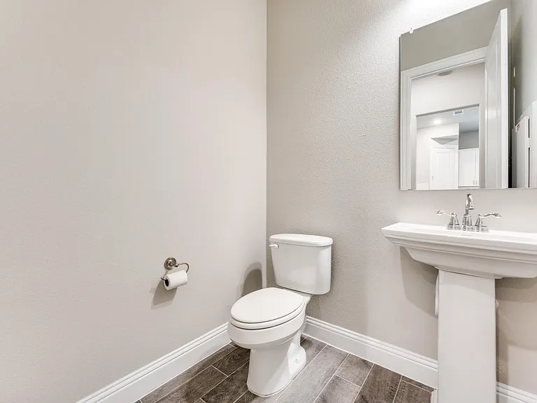 6148 Blythe Dr — Photo 13