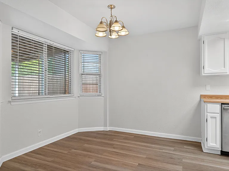 4659 Wetz Dr — Photo 12