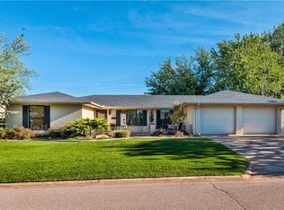 804 Shore Dr, Elk City, OK 73644