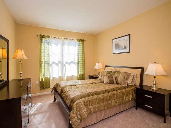 3rd image of 94 Burnett Ave APT 305