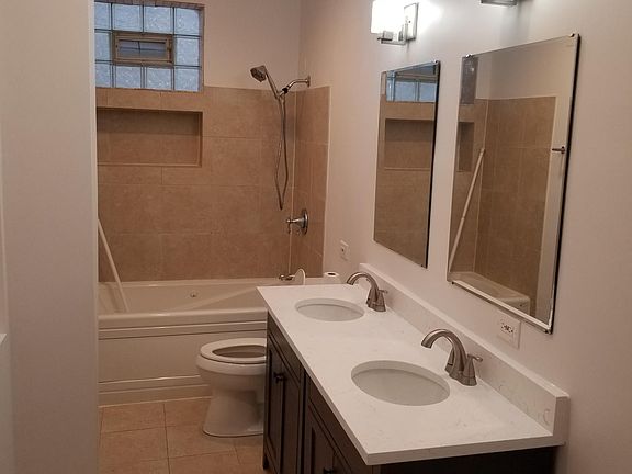 2nd image of 1616 N Wolcott Ave #1F