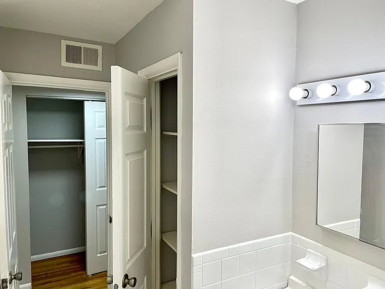 3217 Russell Blvd #5 — Photo 5