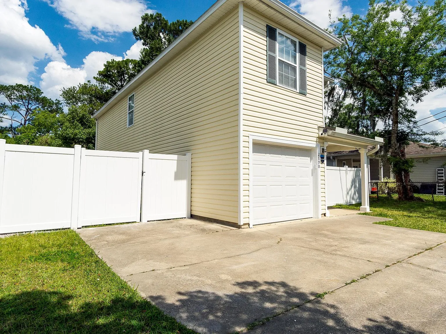 3 bed, 2.5 bath, 1603 sqft, $2,500 — Photo 2