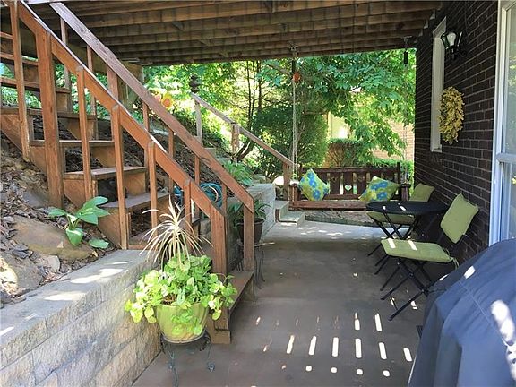 3rd image of 241 Avenue B