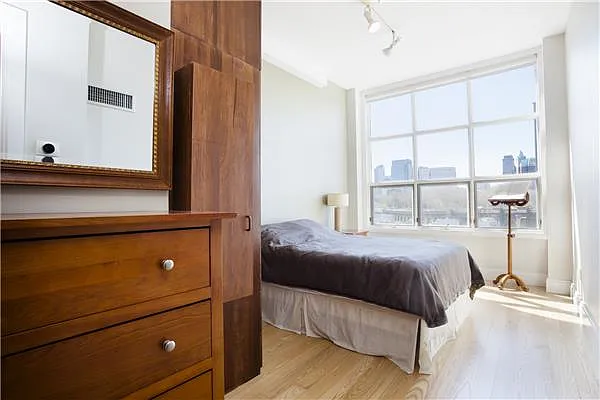 Sold by (Legacy) Elegran | media 4