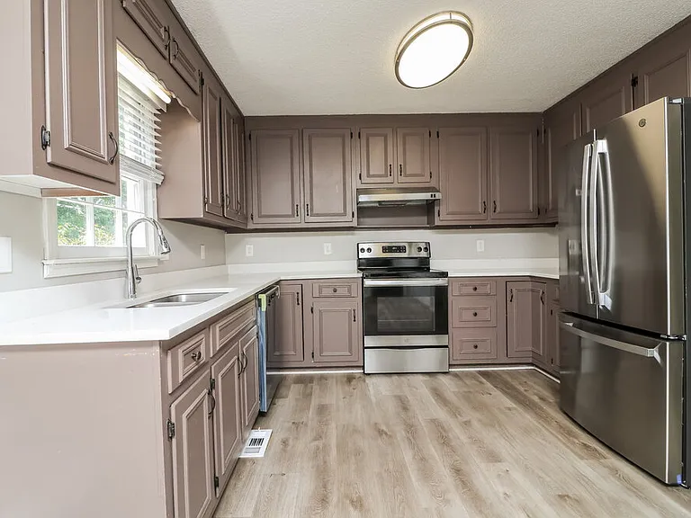 2981 Sutton Dr SW — Photo 12