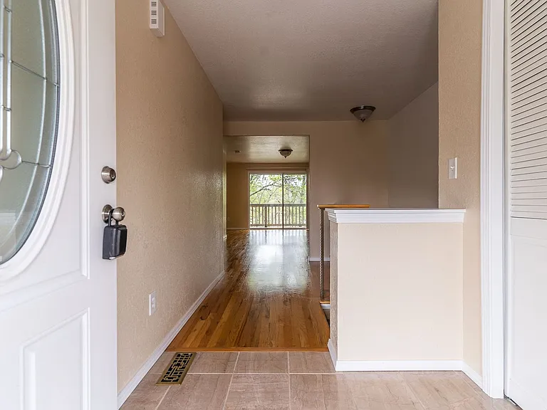 340 Denver St NE — Photo 6