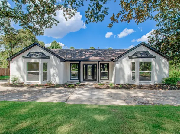 1602 Baker Dr, Tomball, TX 77375