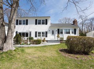 419 Blue Point Rd, Farmingville, NY 11738