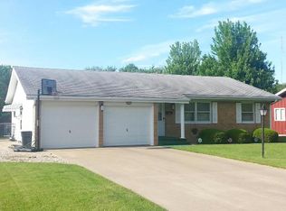 446 Circle Dr, Kewanee, IL 61443