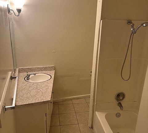 5th image of 1409 Howard Rd APT 3