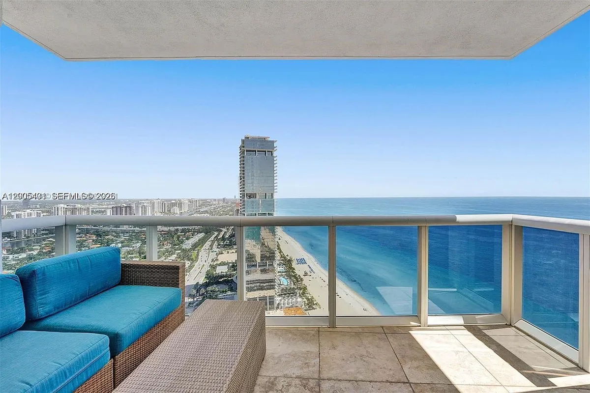Photo 1 of 9 - 18201 Collins Ave #5202 - Sunny Isles Beach, FL Primary Photo - 18201 Collins Ave #5202