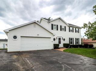 762 Shorecliff Dr, Rochester, NY 14612