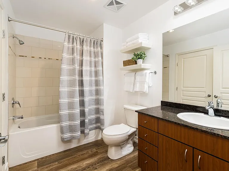 300 W Beech St #1904 — Photo 13