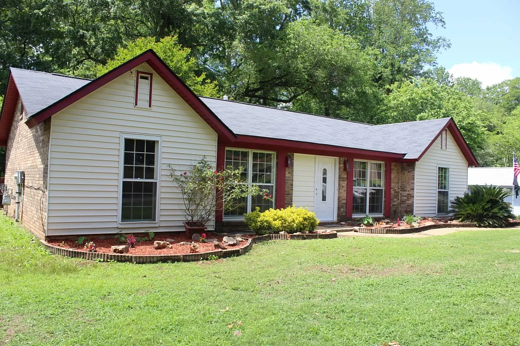 4832 Hearthstone Dr photo 1