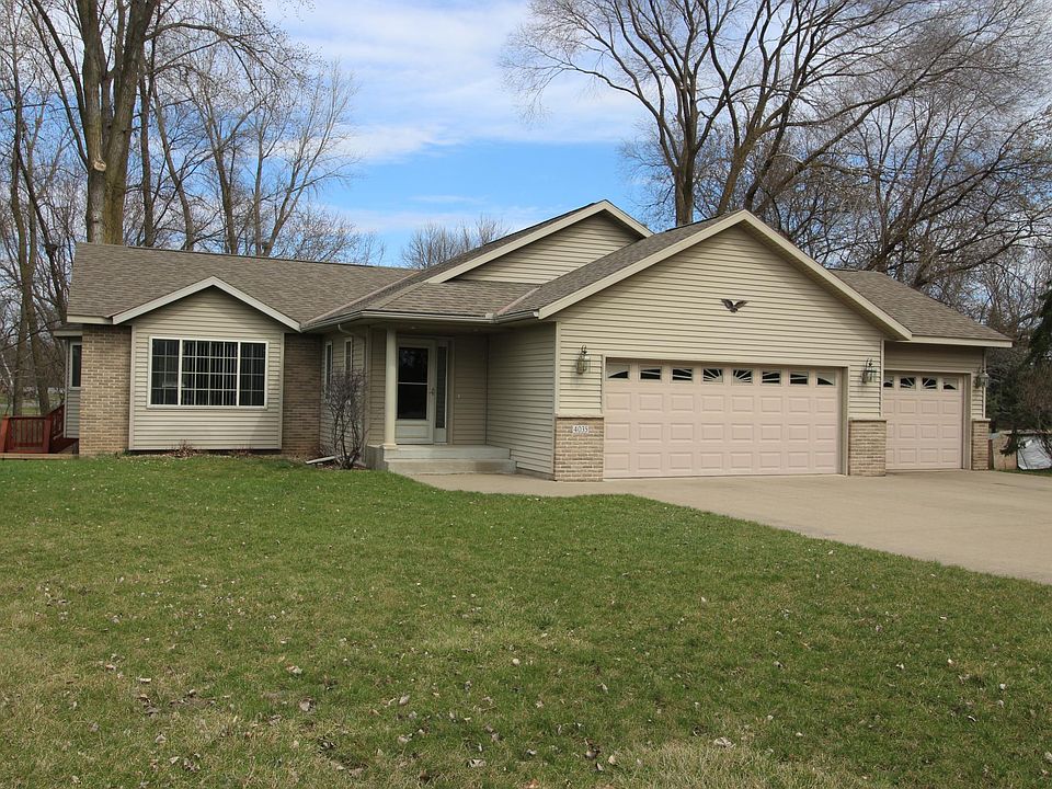 1st image of 4035 Shadowwood Dr NE