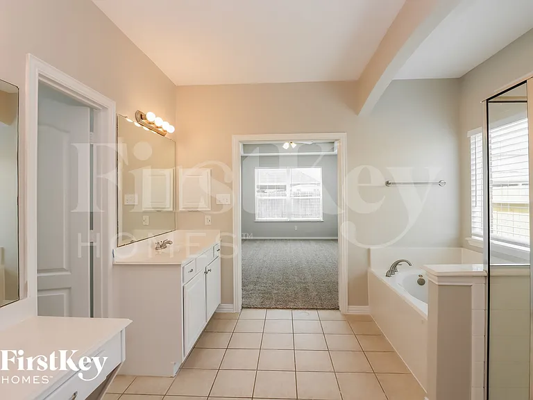 13206 Indigo Creek Ln — Photo 10