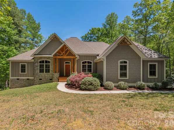 349 Freedom Trail Ct, Zirconia, NC 28790