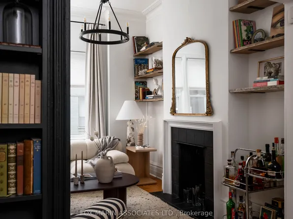 12 Andrews Ave, Toronto, ON M6J 1S3