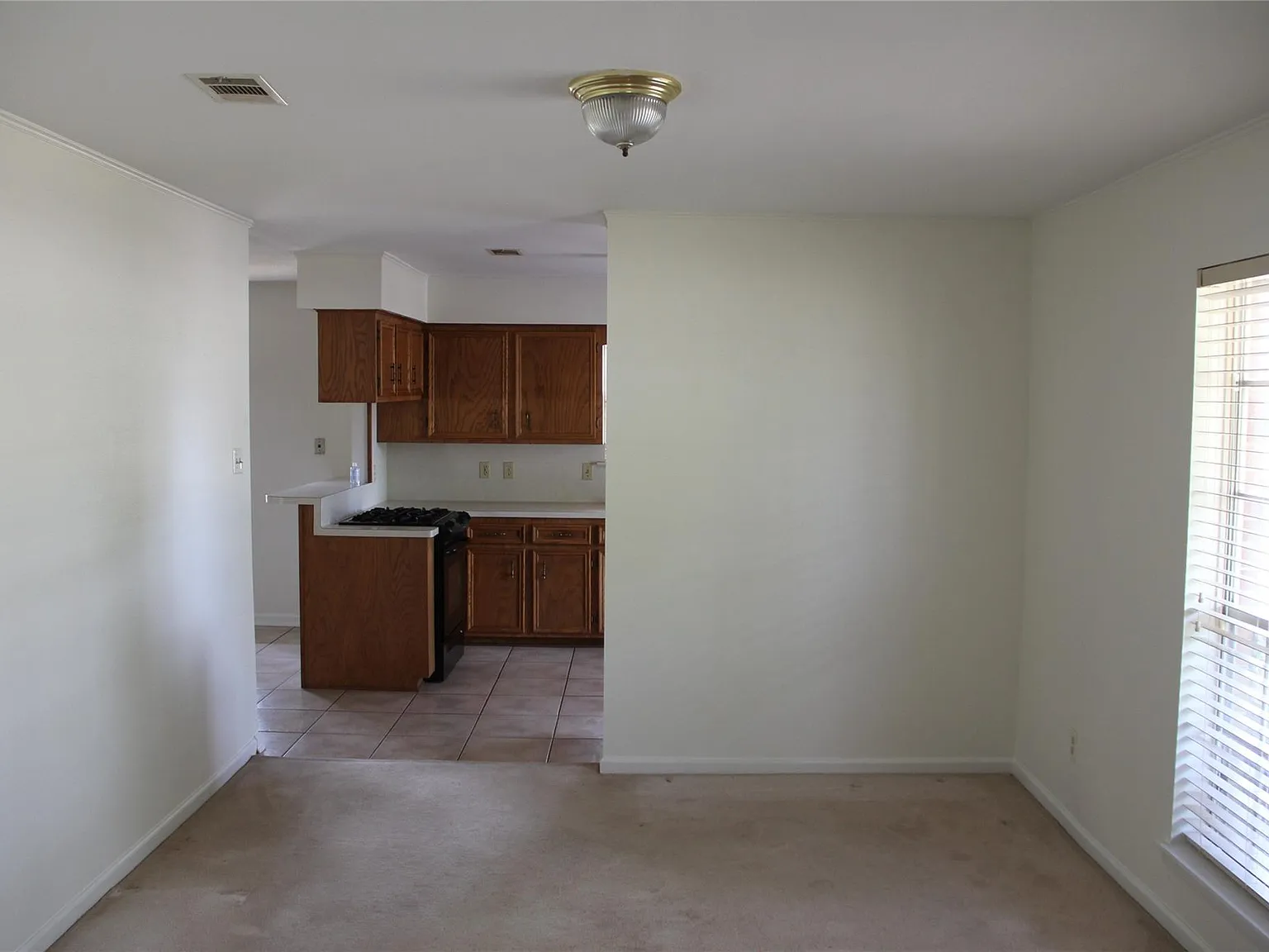 3 bed, 2.0 bath, $2,500 — Photo 2