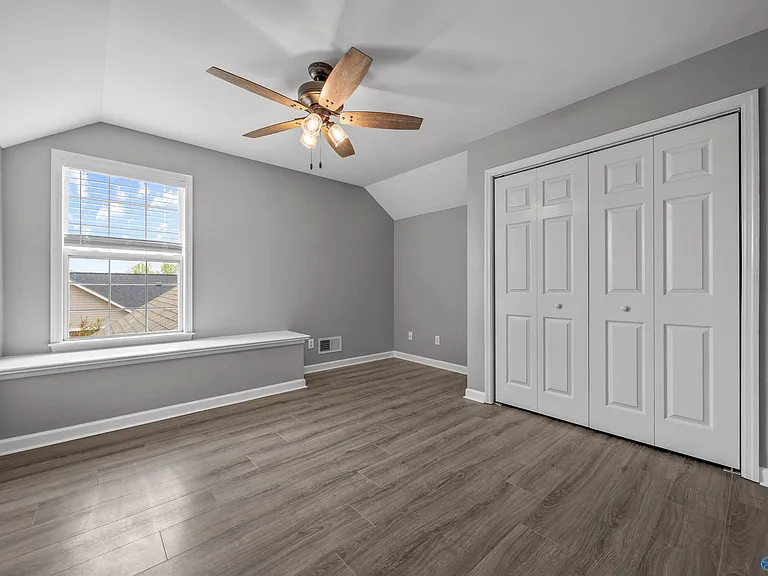 5104 Frankford Dr SE — Photo 24