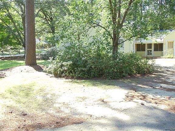 5th image of 940 Hill St