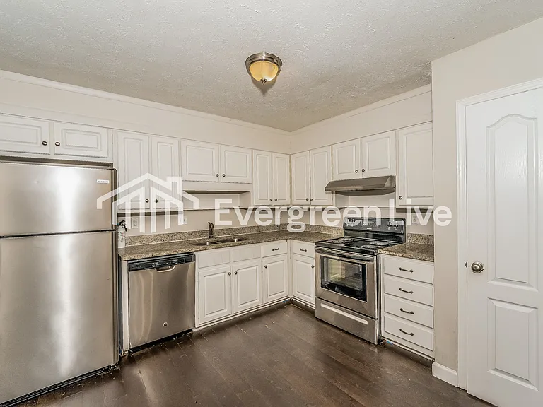 2525 Carmel Rd — Photo 4