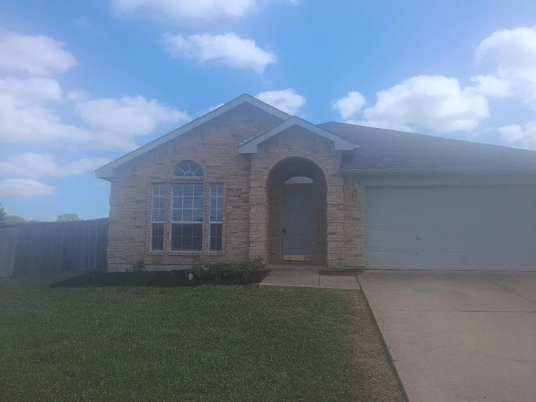 5 bed, 1912 sqft, $2,195 — Photo 1