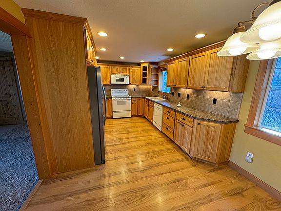 4th image of 1203 NW 94th St
