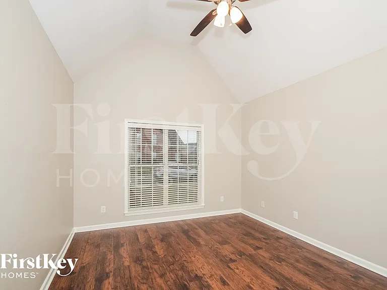 129 Addison Dr — Photo 12