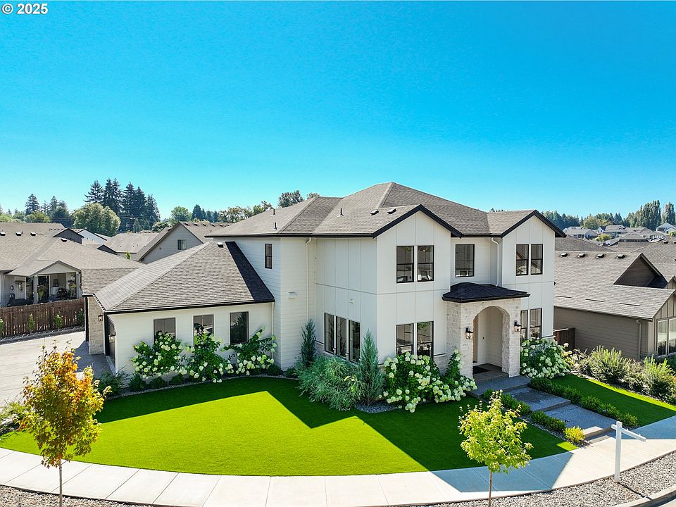 1st image of 4005 SE 17th Ave